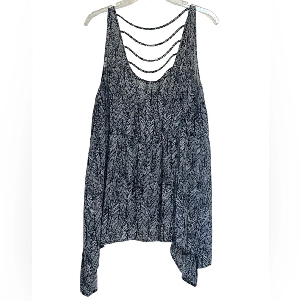 Torrid sheer, black & white, Strappy back tank. Size 2 large GUC - Picture 3 of 8